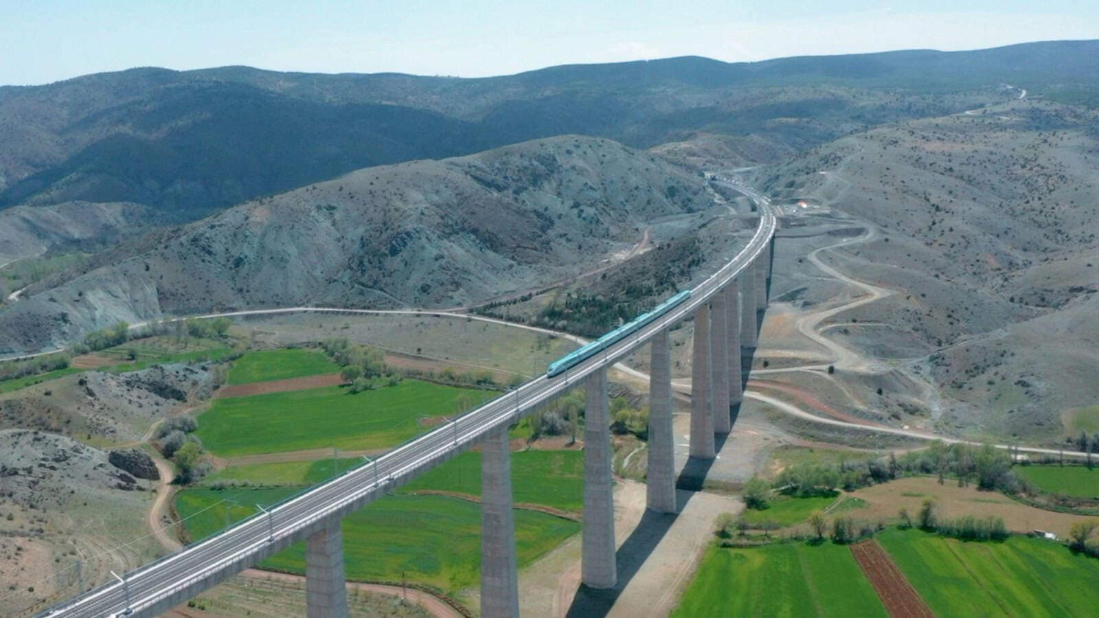 Zusätzliche Kapazitäten und Sonderfahrten bei Hochgeschwindigkeits- und Regionalzügen zum Ramazan Bayramı